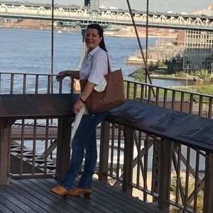 Meet your Posher, Sonia isabel